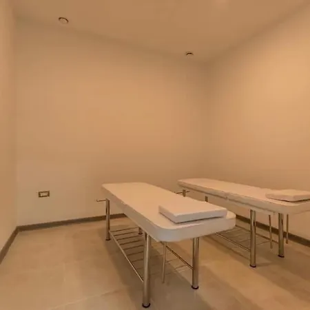 Alezzi Blue Sky Apartment *