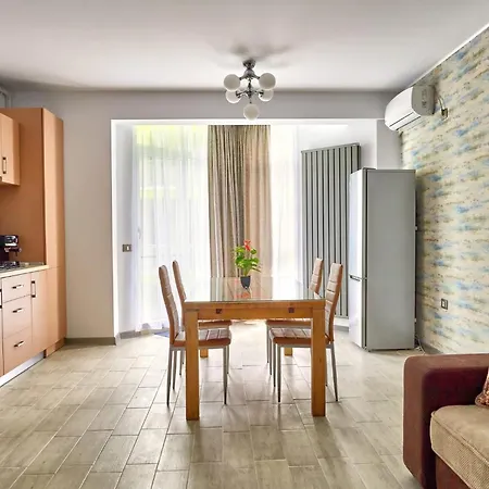 Alezzi Seaside 1 *